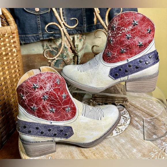 EUC Sterling River “American Flag” Distressed Creamy White/Red/Blue. Size 7 - Picture 5 of 13